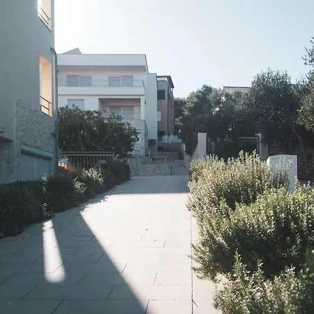 Apartment Sailor's *